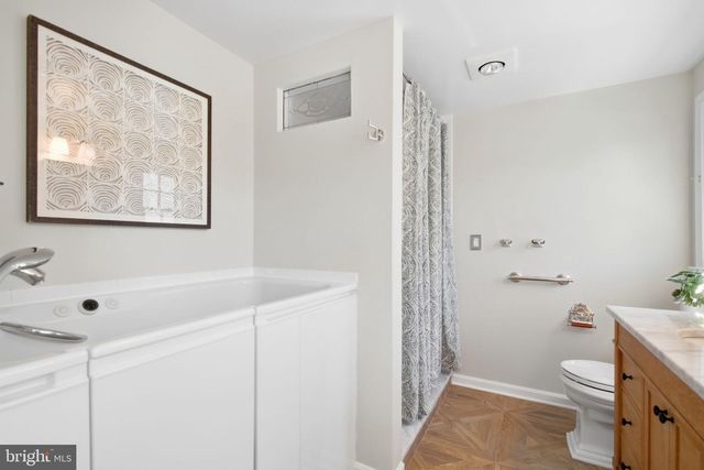 6424 BROAD ST, Bethesda, MD 20816