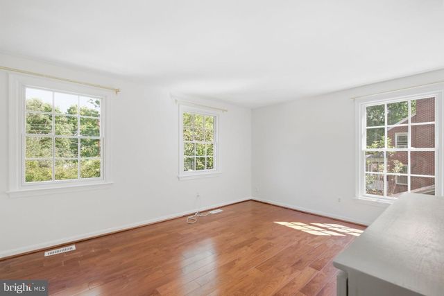 6424 BROAD ST, Bethesda, MD 20816