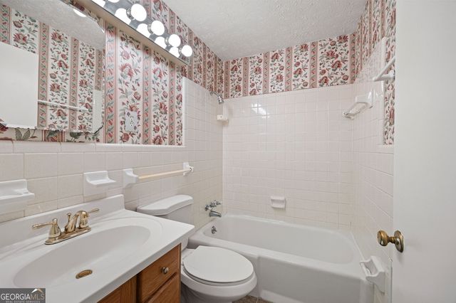 1330 Hidden Circle Drive, Sugar Hill, GA 30518