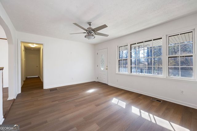 1330 Hidden Circle Drive, Sugar Hill, GA 30518