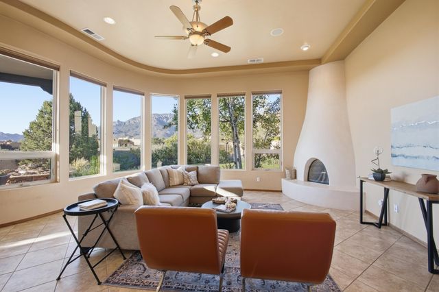 13301 Twilight Trail Place NE, Albuquerque, NM 87111