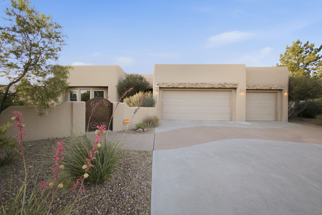 13301 Twilight Trail Place NE, Albuquerque, NM 87111