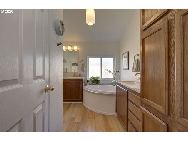 5101 Ne 121ST Ave 180, Vancouver, WA 98682