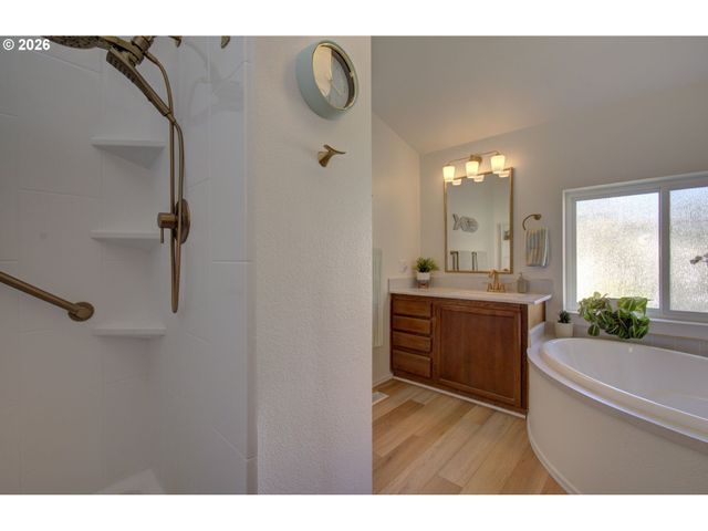 5101 Ne 121ST Ave 180, Vancouver, WA 98682