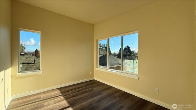 9025 38th Avenue S, Seattle, WA 98118