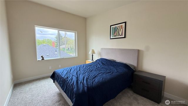 9025 38th Avenue S, Seattle, WA 98118