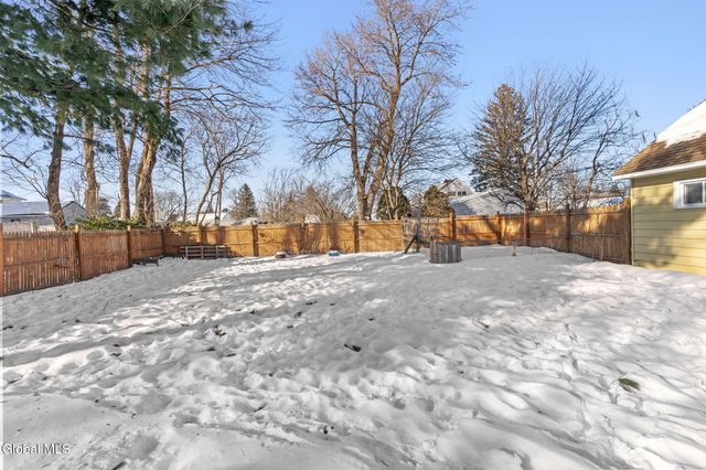 991 Obrien Avenue, Rotterdam, NY 12303