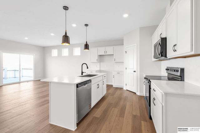 10525 S 113th Street, Papillion, NE 68046