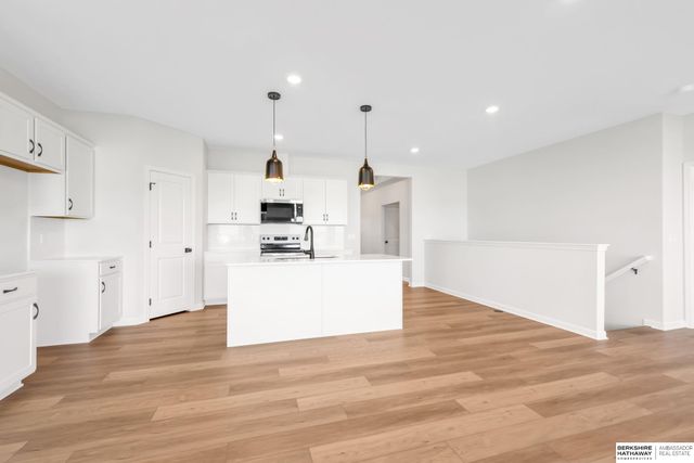 10525 S 113th Street, Papillion, NE 68046