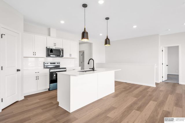 10525 S 113th Street, Papillion, NE 68046