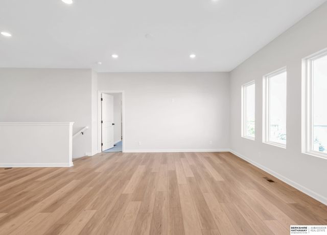 10525 S 113th Street, Papillion, NE 68046