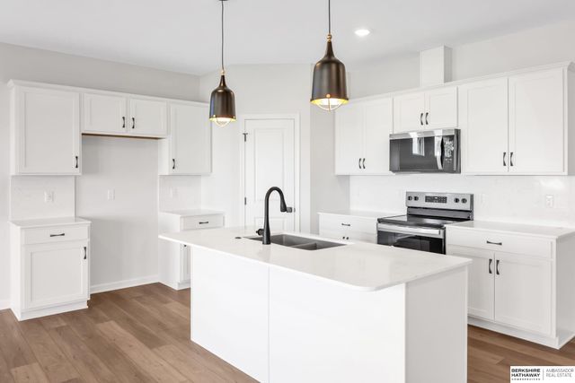 10525 S 113th Street, Papillion, NE 68046