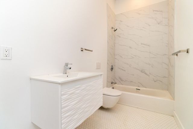 150 Williams 14, Chelsea, MA 02150