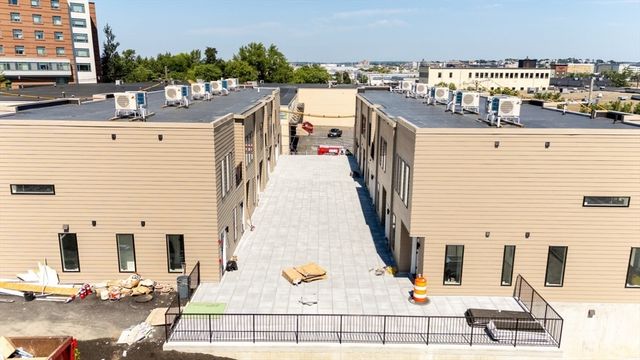 150 Williams 14, Chelsea, MA 02150