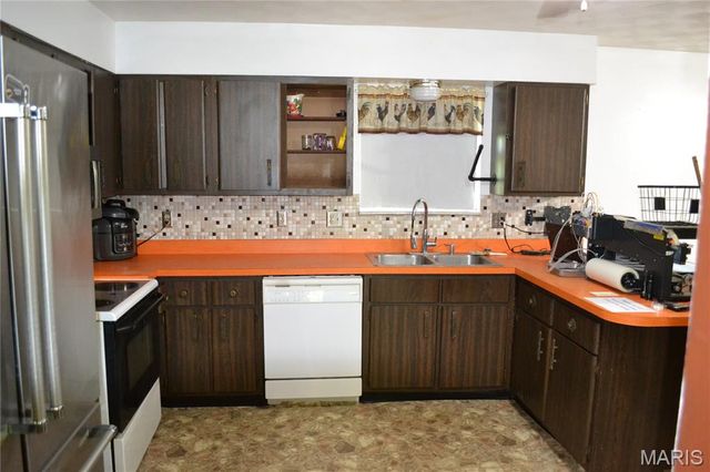 5644 State Road B, Hillsboro, MO 63050