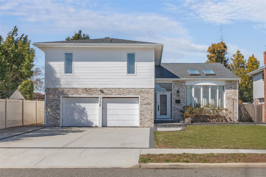 732 Jackie Lane, Baldwin, NY 11510