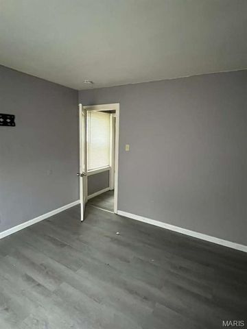 417 Mueller Avenue, St Louis, MO 63135
