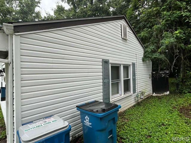 417 Mueller Avenue, St Louis, MO 63135