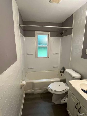 417 Mueller Avenue, St Louis, MO 63135
