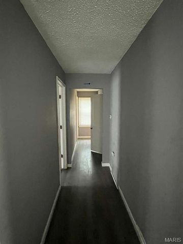 417 Mueller Avenue, St Louis, MO 63135