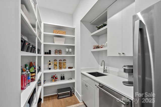 21119 Vandrake Circle, Davidson, NC 28036