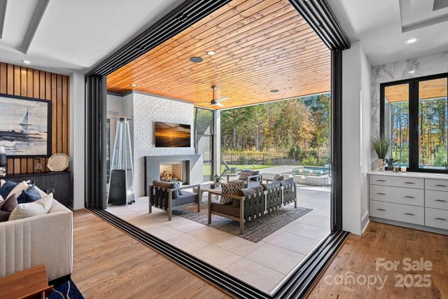 21119 Vandrake Circle, Davidson, NC 28036