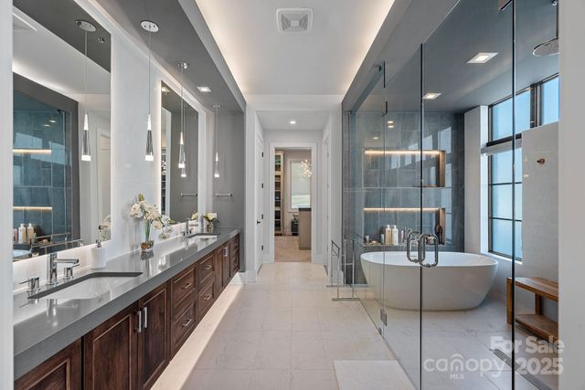 21119 Vandrake Circle, Davidson, NC 28036