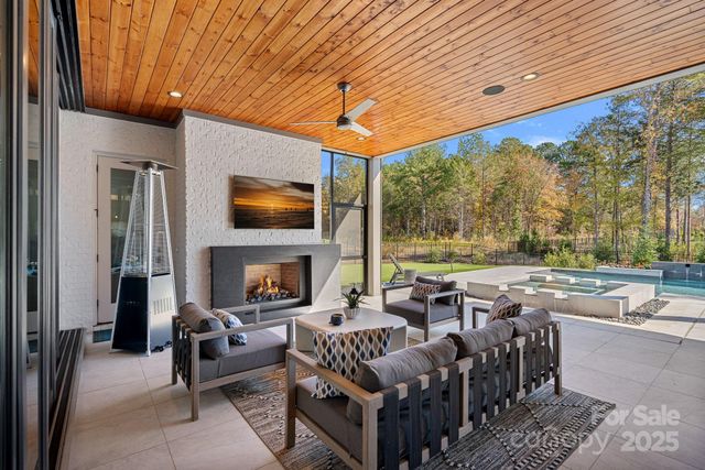 21119 Vandrake Circle, Davidson, NC 28036