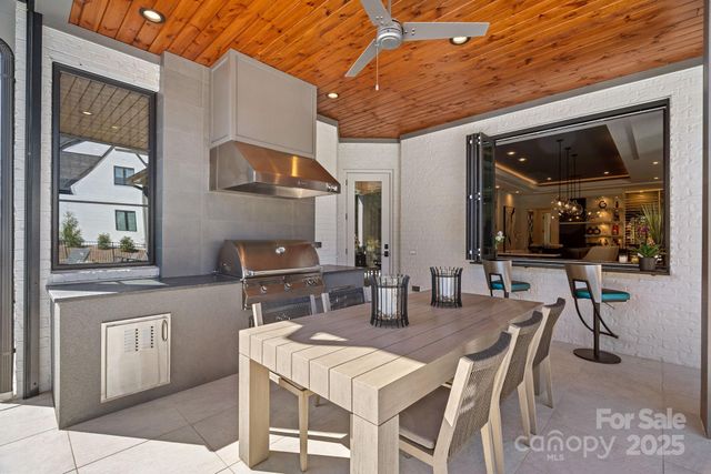 21119 Vandrake Circle, Davidson, NC 28036