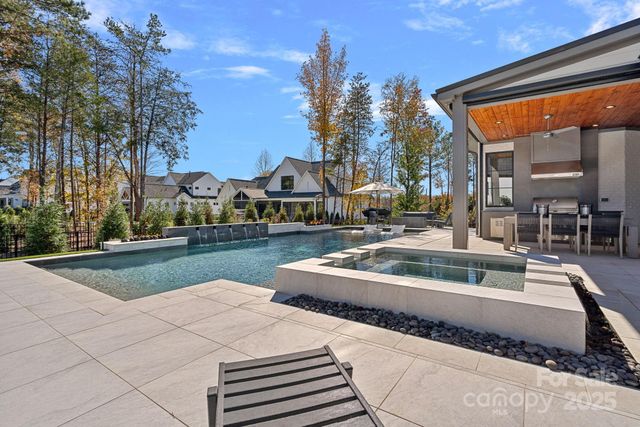 21119 Vandrake Circle, Davidson, NC 28036