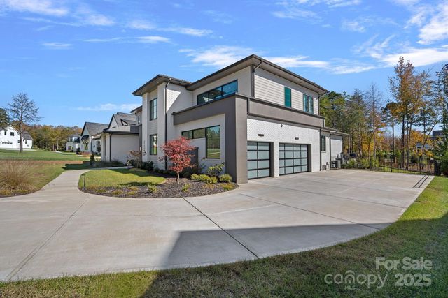 21119 Vandrake Circle, Davidson, NC 28036