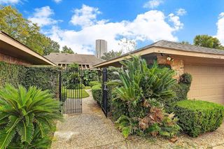 1611 Potomac Drive, Houston, TX 77057