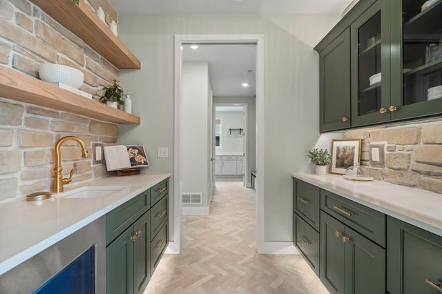 6501 CROMFORD LN, Columbia, MO 65201