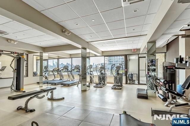 9 Somerset Lane 605, Edgewater, NJ 07020