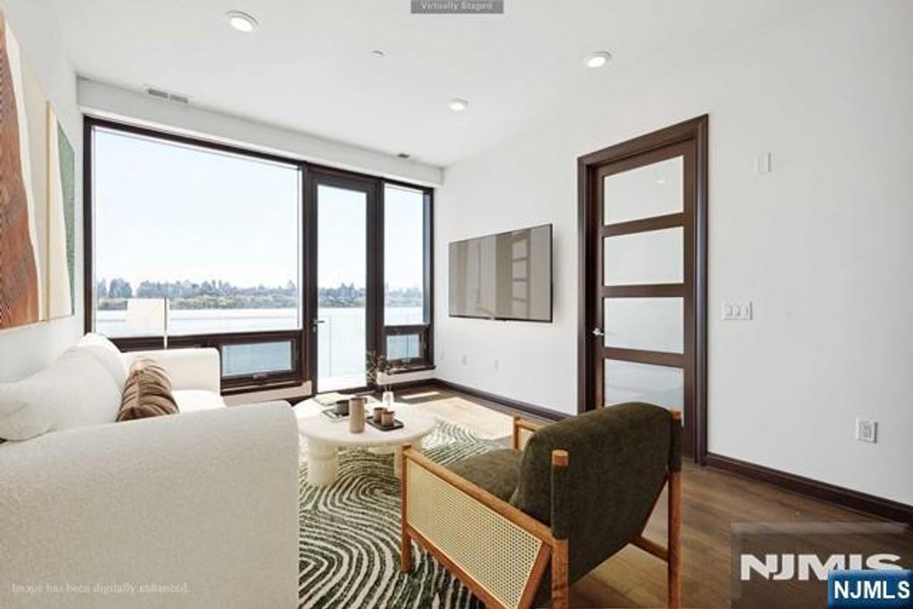 9 Somerset Lane 605, Edgewater, NJ 07020
