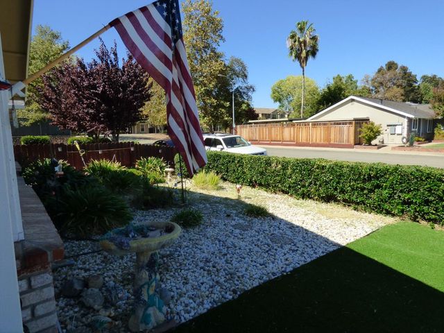 303 Ferrari Way, Lincoln, CA 95648
