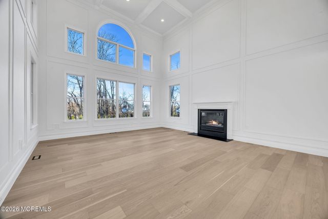 8 Saxon Court, Freehold, NJ 07728