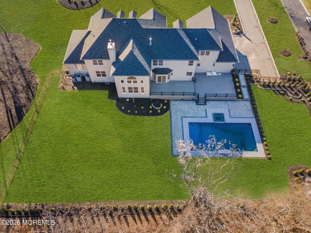 8 Saxon Court, Freehold, NJ 07728
