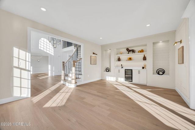 8 Saxon Court, Freehold, NJ 07728