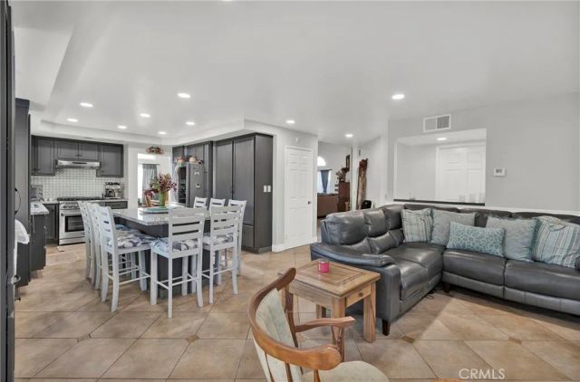 3350 May Court, Riverside, CA 92503