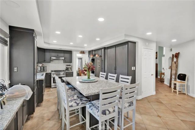 3350 May Court, Riverside, CA 92503