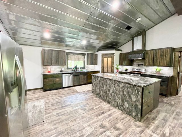 940 County Road 1858, Yantis, TX 75497