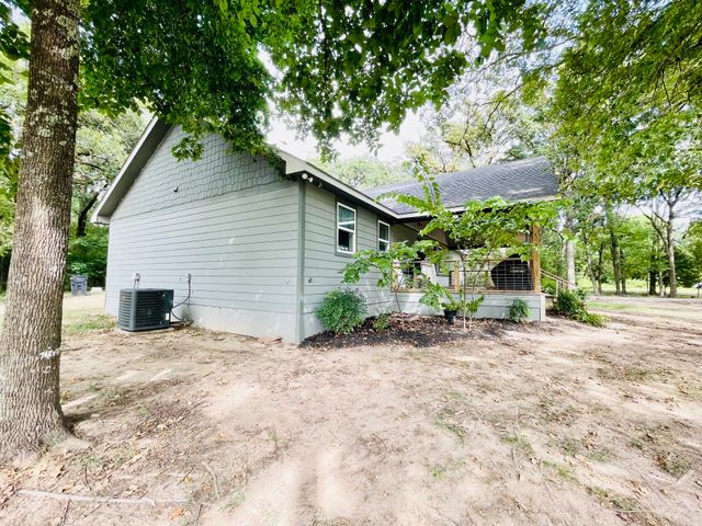 940 County Road 1858, Yantis, TX 75497