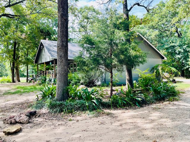 940 County Road 1858, Yantis, TX 75497