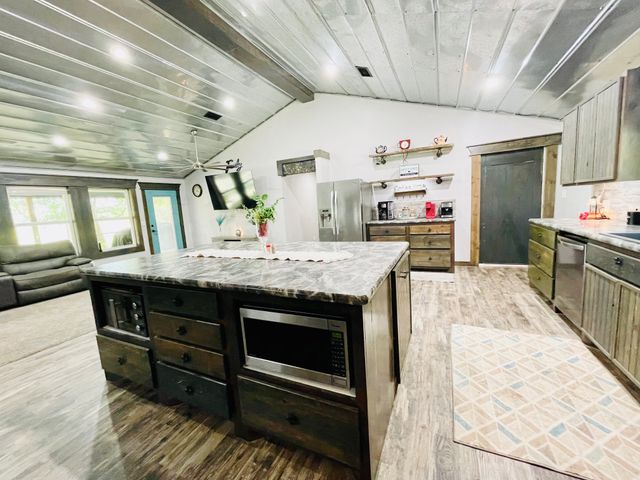 940 County Road 1858, Yantis, TX 75497