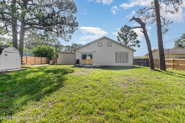 370 Ixora Avenue NW, Palm Bay, FL 32907