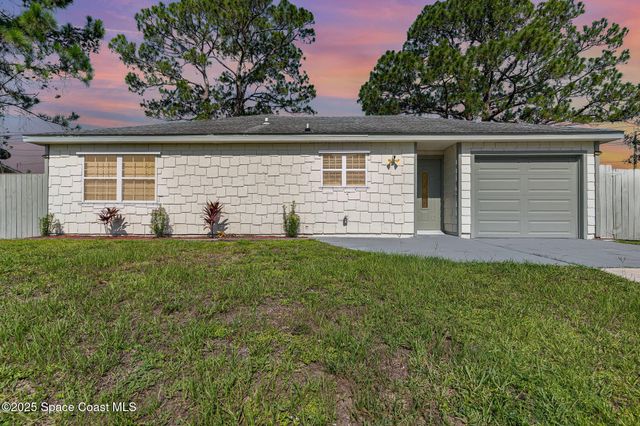 370 Ixora Avenue NW, Palm Bay, FL 32907