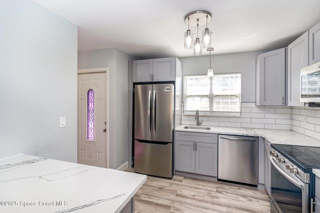 370 Ixora Avenue NW, Palm Bay, FL 32907