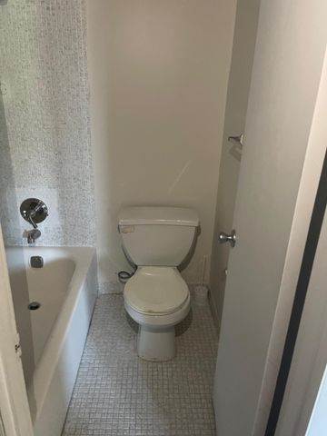 2901 NW 47th Terrace 348b, Lauderdale Lakes, FL 33313