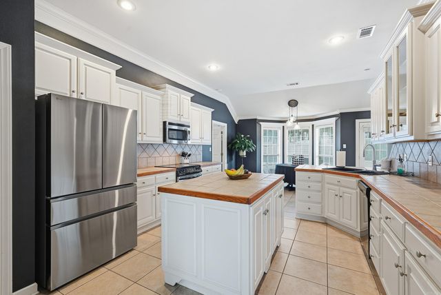 144 Orleans Drive, Maumelle, AR 72113